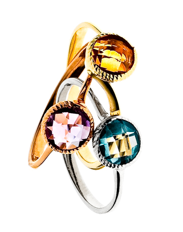 三款彩色宝石戒指优雅迷人