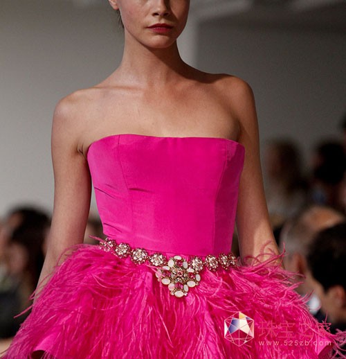 ˹Oscar De La Renta 2013ʱװ鱦