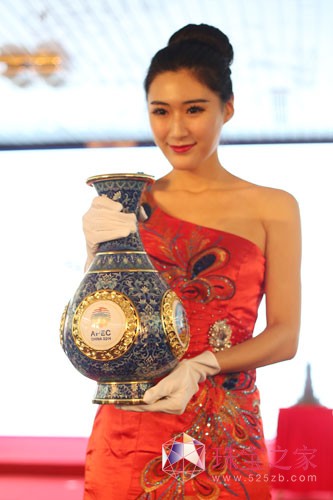 APEC国礼在中国国际珠宝展发布